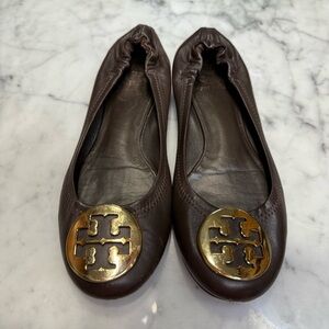 Tory Burch Womens Ballet Reva Flats, Brown Leather, Gold TB Emblem, Size 6